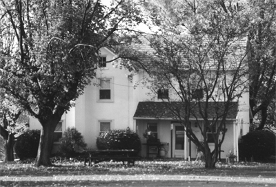 DFrank_PAfamily_070_HBhouse_B&W_sfw